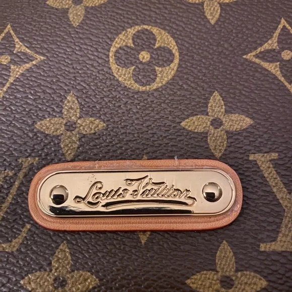 Louis Vuitton Brown Monogram Crossbody Bag - Picture 9 of 9